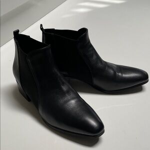Aquatalia Black Leather Pointed Ankle Booties